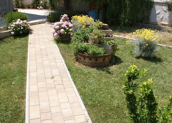 Nika Задар