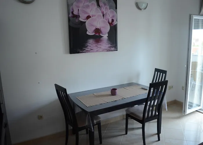 Nika דירה זאדאר